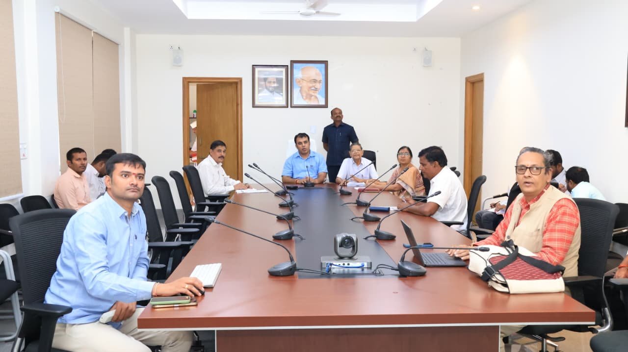 బమ్మెర పోతన స్మృతి వనం అభివృద్ధి పనులను వేగవంతం చేయాలి    జిల్లా కలెక్టర్  సందీప్ కుమార్ ఝా